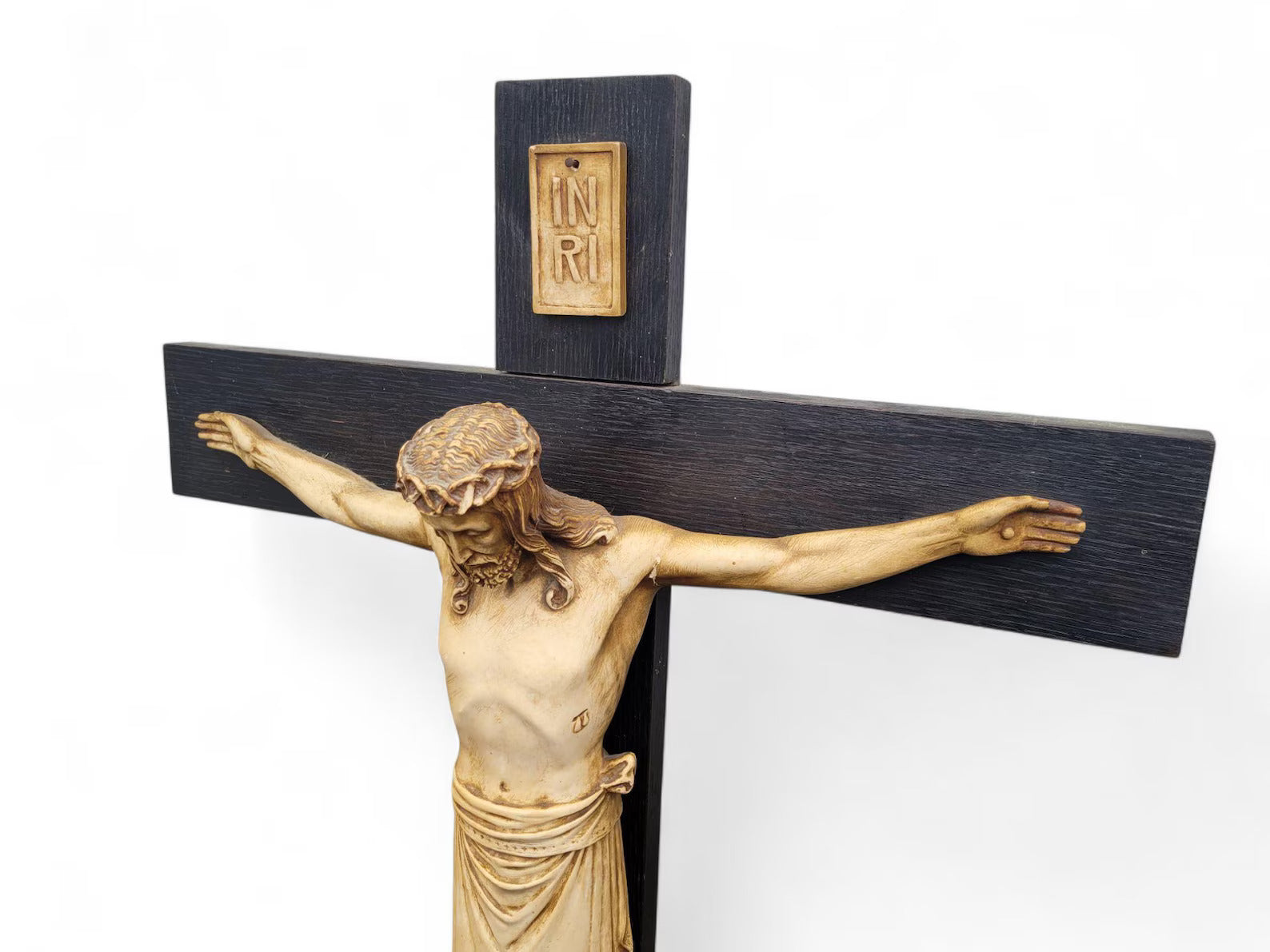 Giltu by Sacrameant gold